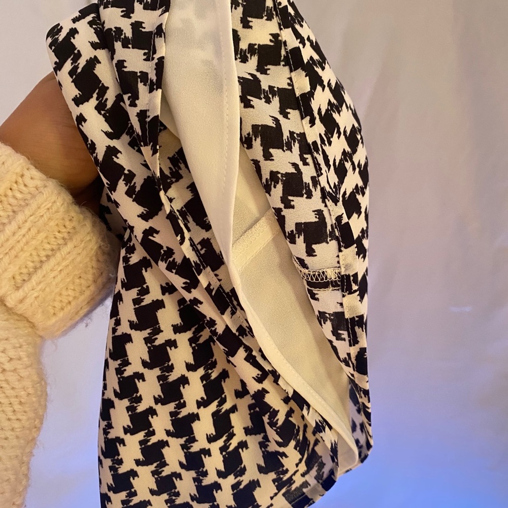 Express blouse size Sm - Picture 2 of 9